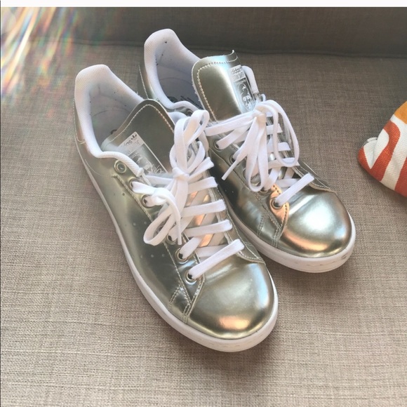 Metallic Stan Smith sneakers. Size 9.5 - Picture 2 of 4